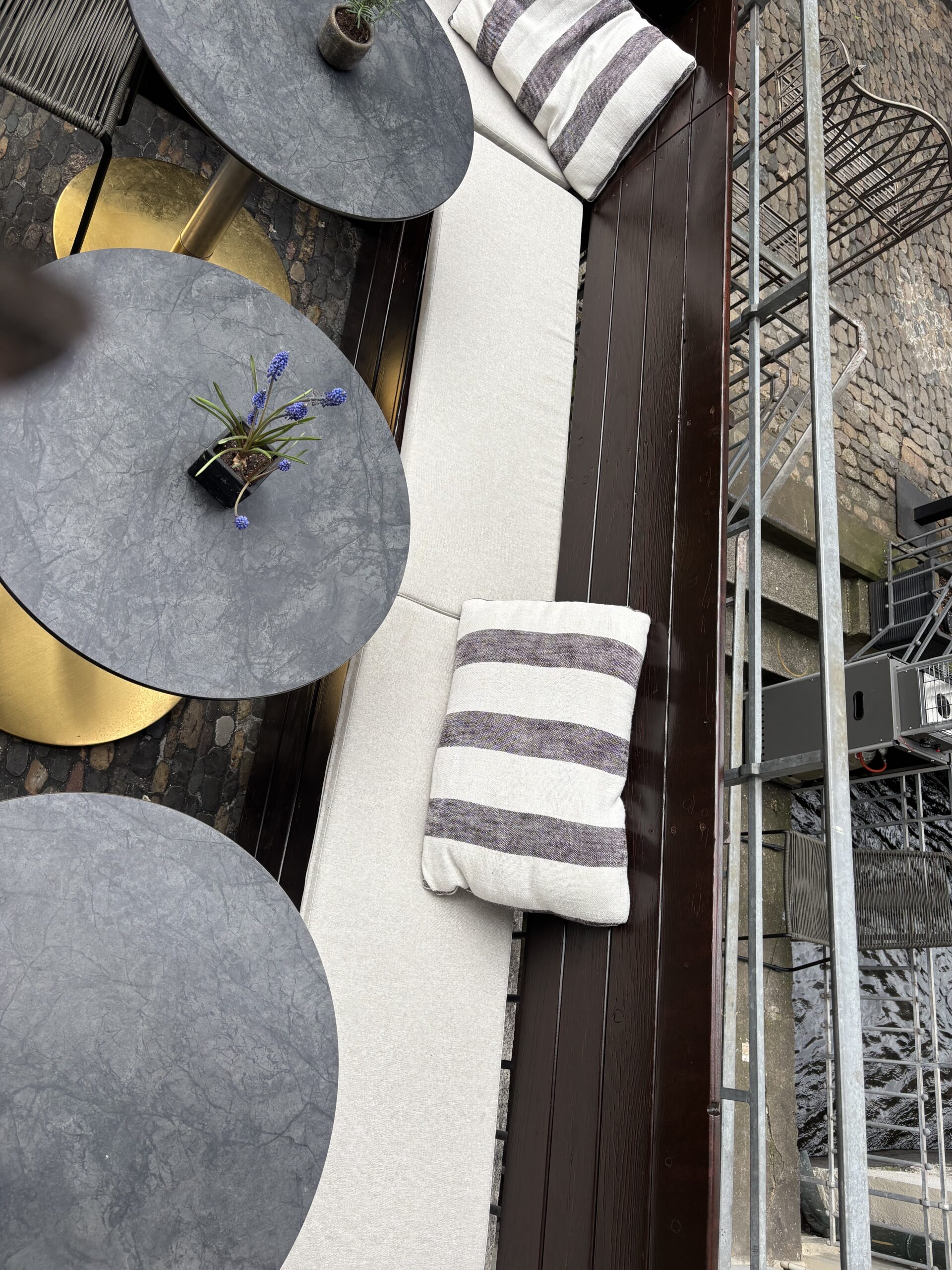 Wetterfeste Outdoor-Auflagen für Gastronomie